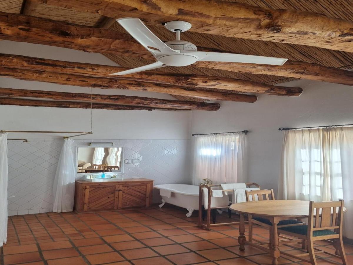 Red Mountain Ridge Karoo Oasis And Guest Farm Apartamento Buffelskloof Exterior foto